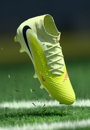 PHANTOM 6 HIGH ACADEMY - Zapatillas fútbol para césped artificial - hyper crimson/black/limelight
