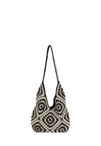 Geantă croșetată alb-negru, cu un model distinctiv de pătrat granny, având o formă adâncă în V și o curea simplă.