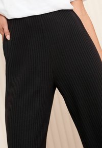 Friends Like These WIDE - Broek - black
