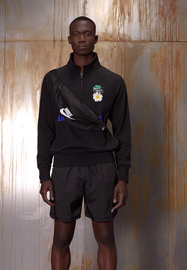 M NSW SPE WVN LND FLOW SHORT - Tracksuit bottoms4