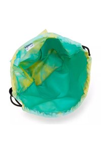 Sac seau à cordon en tissu dégradé teal et jaune ; texture douce ; intérieur doublé ; étiquette de marque Kipling bien en vue à l'intérieur.