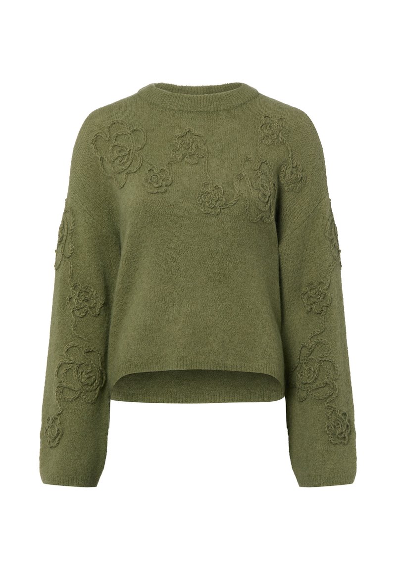Olivgrüner gestrickter Pullover mit Blumenstickerei, Bootsausschnitt und langen Ärmeln. Verfügt über einen gekürzten Saum und eine weiche Textur.