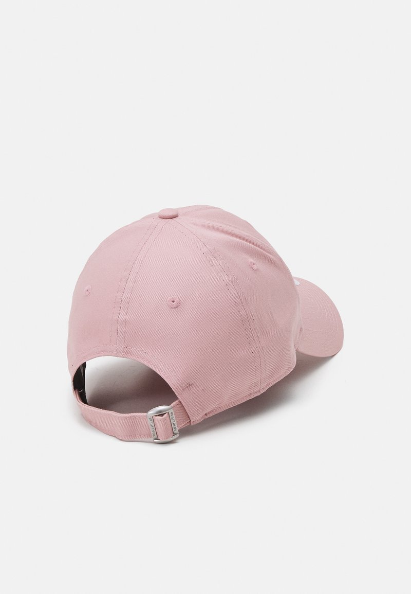 Gorra New Era 9Forty Para Mujer - Estilo Terciopelo Rosa, Ajuste Universal Y Cómodo