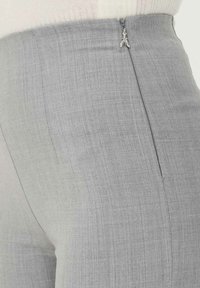 Patrizia Pepe Stoffhose - light gray melan