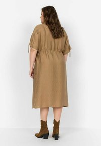 Wasabi Concept WA-CAYSA 6 - Denné šaty - desert brown