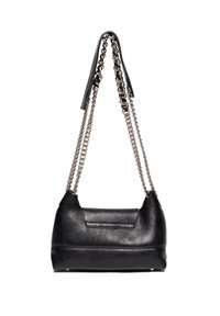 Schwarze Lederhandtasche mit einer geschwungenen Form, Kettenriemen und glatter Textur. Enthält eine Fronttasche und metallische Hardware-Details.