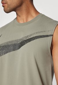 Nike Performance - Top