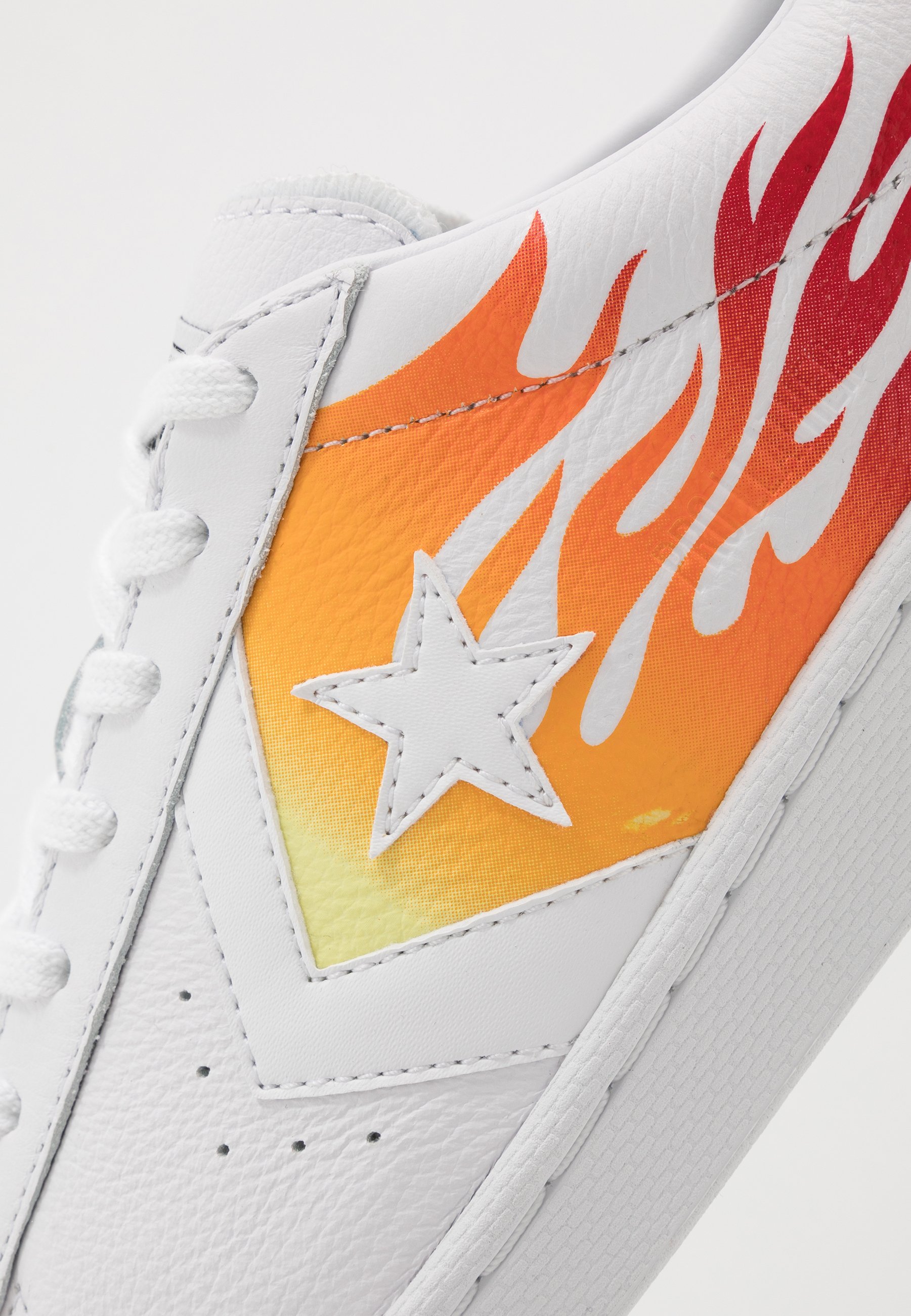 PRO LEATHER Sneakers whitebold mandarinenamel red PRO LEATHER Sneakers whitebold mandarinenamel red