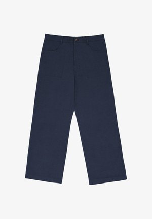 Námornícky modré široké nohavice s vysokým pásom, prednými vreckami, pútkami na opasok a jedným gombíkom na zapínanie.