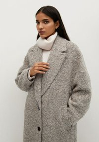 Mango Mantel - light grey