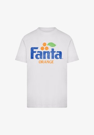 Weißes Baumwoll-T-Shirt mit dem "Fanta"-Logo in Blau, Orange und Grün, und einer Grafik von drei orangenen Kreisen und einem grünen Blatt.