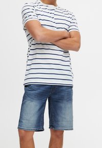 Blend BHDENIMSHORTS REGULAR FIT - Short en jean - azul vaquero