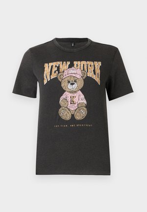 Black cotton t-shirt featuring a graphic of a bear wearing a pink shirt and cap, with "NEW YORK" text above in gold and white.
