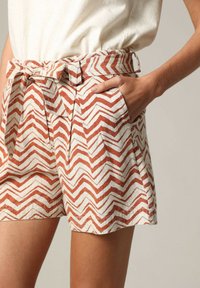 DEELUXE SULLA - Short - Sierra