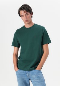 Tommy Hilfiger SEASONAL SOLID TEE - T-shirts basic - ornamental green