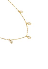Goldene Halskette mit fünf marquiseförmigen, klaren Steinen, die in blattförmigen Akzenten gefasst sind, und einem zarten, strukturierten Glieddesign.