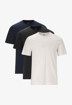 Tre kortærmede t-shirts stablet: marineblå, sort og hvid. Lavet af blød bomuld, med rund halsudskæring og ingen synlige mønstre.