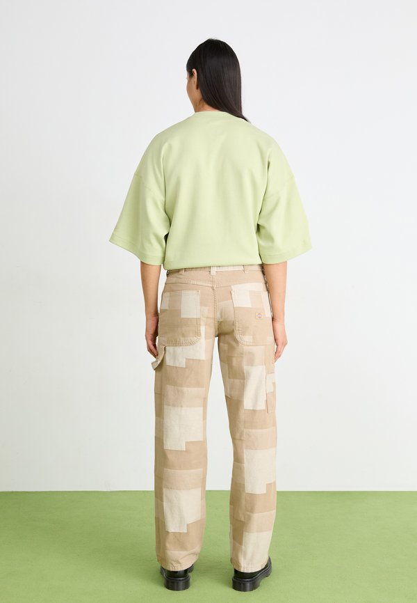 CARPENTER PANT - Relaxed fit jeans - desert sand4