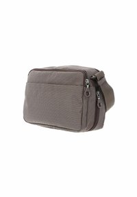 Borsa in tessuto marrone con texture, di forma rettangolare, dotata di doppia cerniera e tasca frontale; con tracolla regolabile per il trasporto.