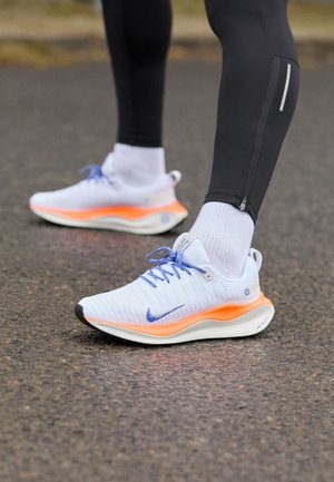 INFINITYRN 4 - Scarpe da corsa su strada - multi-color