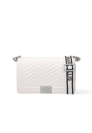 Sac bandoulière blanc matelassé avec chaîne argentée et sangle réglable noire et blanche avec le texte "MARC ELLIS".