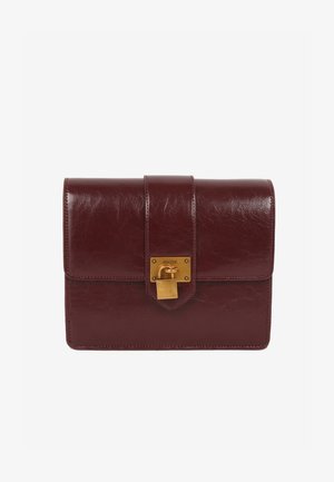 HVISK, CAYMAN RAW STRUCTURE PADLOCK - Чанта за носене през рамо - deep burgundy