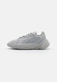 adidas Originals OZELIA UNISEX Tenisky grey two/grey four/šedá