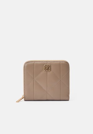 QUILTED SQUARE ZIP AROUND - Πορτοφόλι - desert taupe