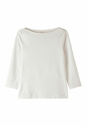 Hvid bomuldsbluse med trekvart ærmer, bred udskæring og glat tekstur. Enkel design uden synlige mønstre eller detaljer.