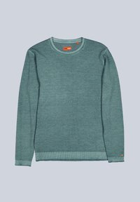 Türkisfarbener Strickpullover mit langen Ärmeln, Rundhalsausschnitt sowie leicht gerippten Bündchen an Ärmel und Saum. Verfügt über ein kleines Logo-Patch am unteren Ärmel.