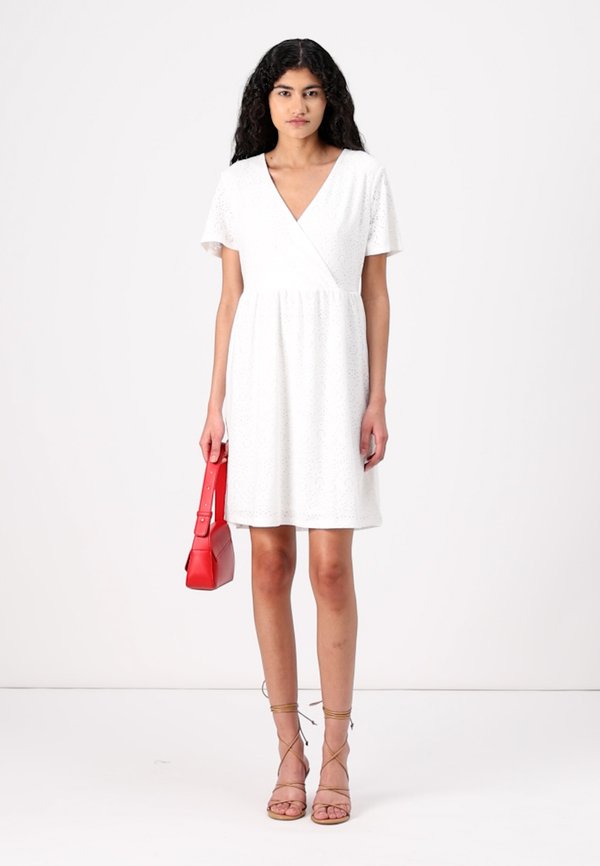 PCABBY DRESS - Jersey dress - cloud dancer4