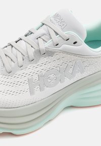 HOKA BONDI 8 - Tekaški copati za cesto - stardust/aqua breeze