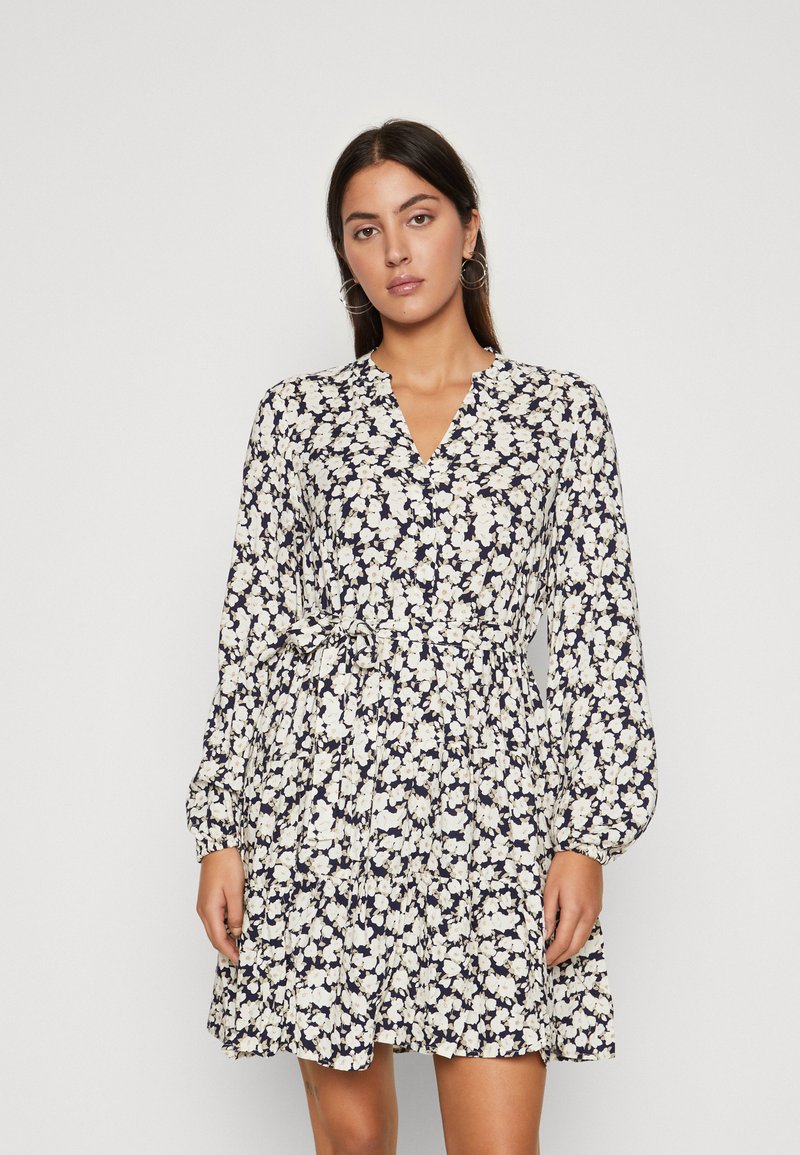 Vero Moda VMZANA SHORT DRESS Freizeitkleid black/schwarz Zalando.at