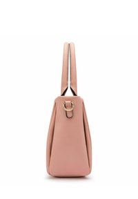 Rosa Lederhandtasche mit einer konischen Form, ausgestattet mit einem goldenen Ringakzent und zwei länglichen Griffen. Glatte Textur und minimalistischer Stil.