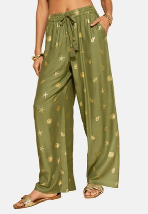 Olivgrüne Hosen mit weitem Bein und Kordelzugbund, verziert mit goldenen Muschel- und Seesternmustern. Weicher Stoff mit glatter Textur.