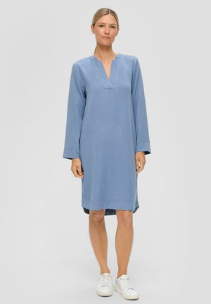 MIT V-AUSSCHNITT - Denim dress - blassblau