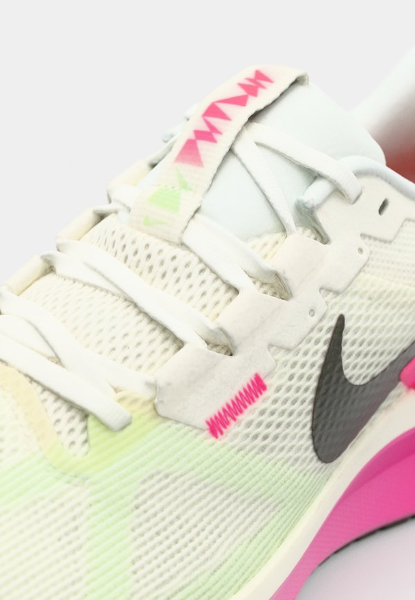 STRUCTURE 25 - Road running shoes4