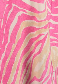 Key Largo NAMIBIA V-NECK - Vestido informal - powder rose