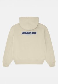 Felpa beige in cotone con cappuccio regolabile, dotata di un logo blu ricamato "AVX" e del testo "AVIREX DEPT." sul retro. Texture liscia.