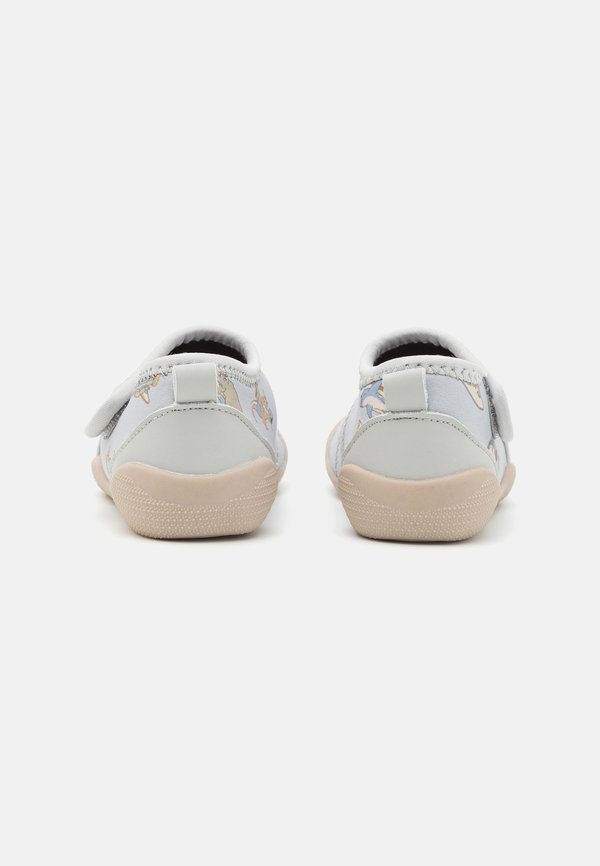 BEACH SHOE SHAWN UNISEX - Slippers4