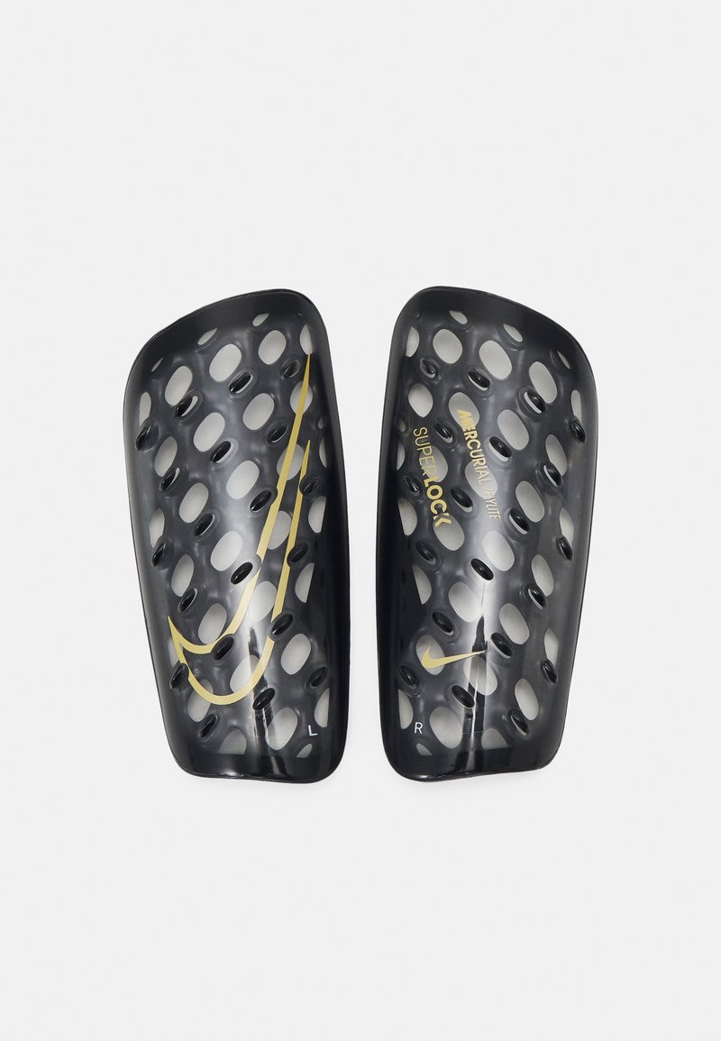 Nike Performance MERCURIAL FLYLITE SUPERLOCK - Podložky pod holeň - black/metalic gold coin