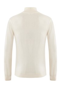 Ljusbeige tröja med hög krage, långa ärmar och ribbade ärmslut. Stickad textur, sömlösa axlar och en enkel baksidesteknik.