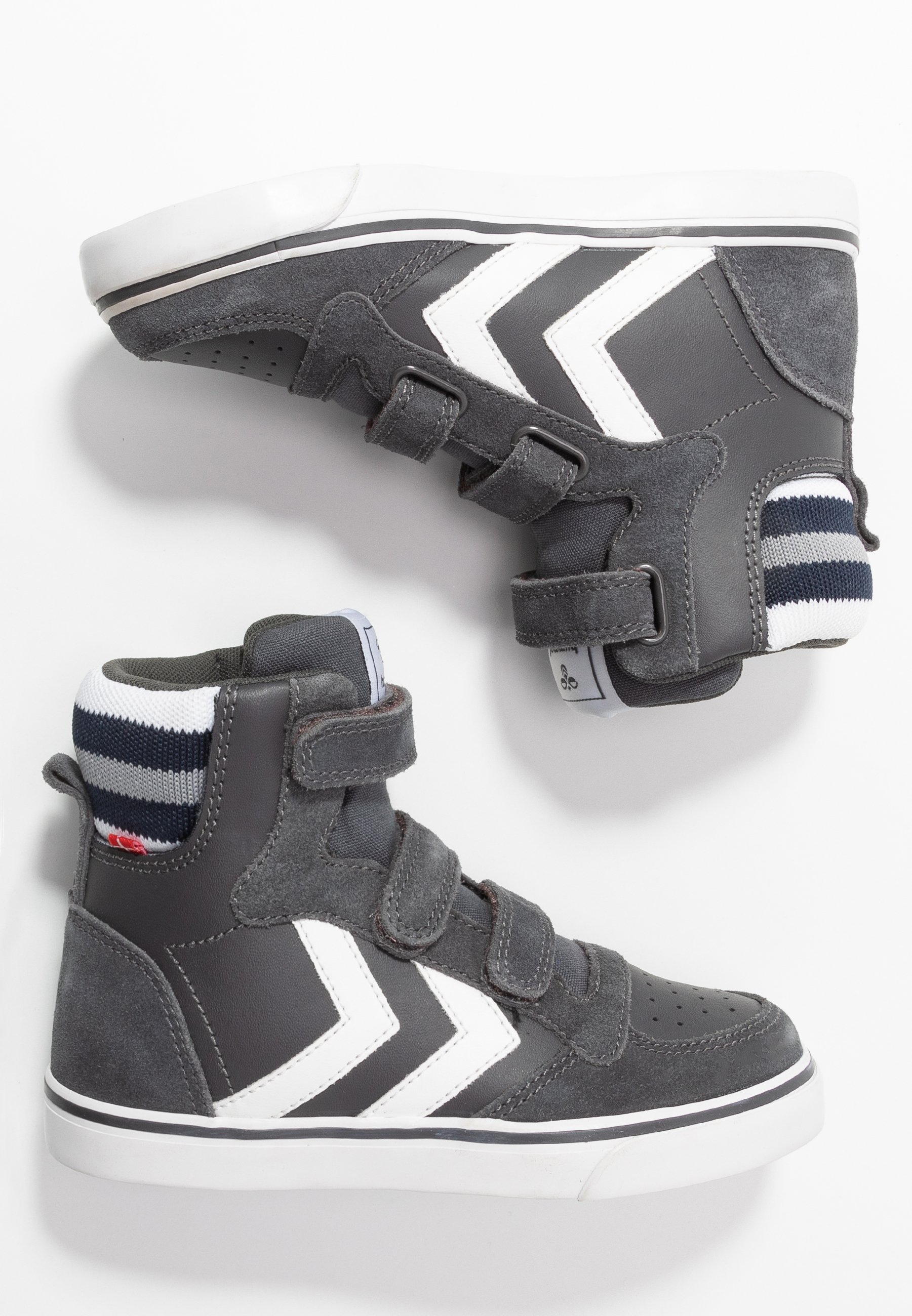Höga sneakers asphalt Höga sneakers asphalt