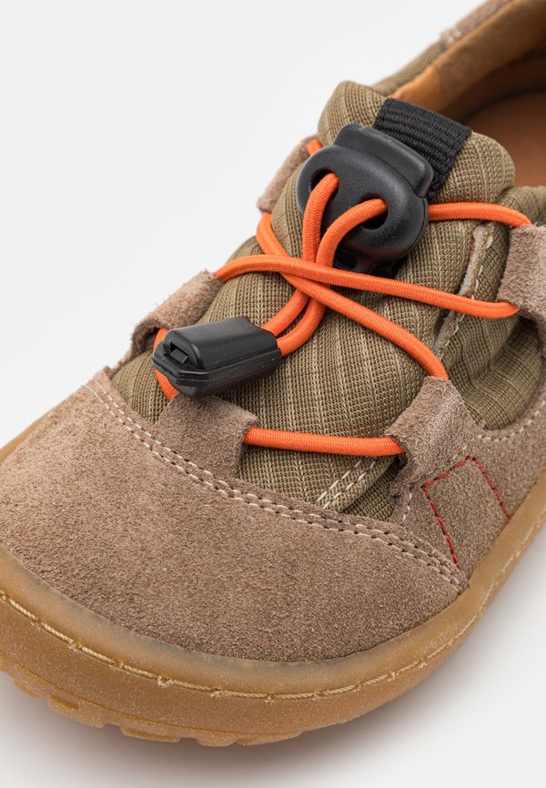 BAREFOOT TRACK UNISEX - Trainers - olive4