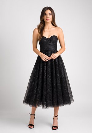 - Sukienka koktajlowa