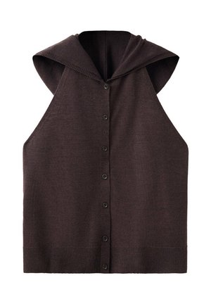 Chaleco de punto sin mangas de color marrón oscuro con botones frontales y un cuello ancho sobre un fondo blanco.