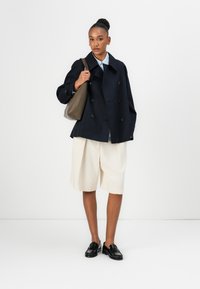 Tommy Hilfiger SHORT COAT - Summer jacket - desert sky