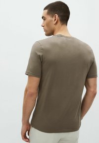 Next REGULAR - T-shirt basic - neutral brown