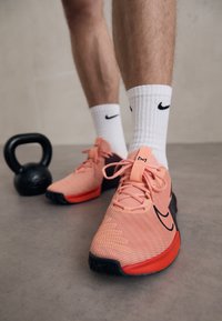 METCON 9 - Chaussures fitness - apricot agate/black/picante red/dark team red