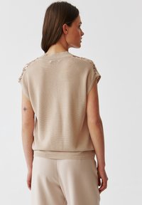 TATUUM MONTANA - Cardigan - beige